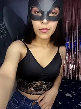 Snapshot of PequeArely chatting on 01.31.25 PequeArely online show from 01.31.25