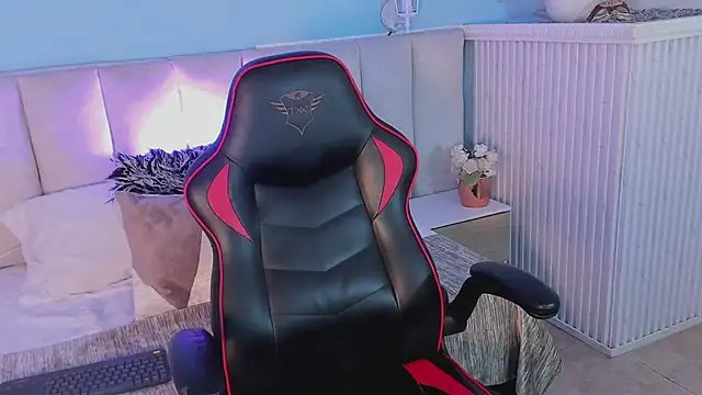 Snapshot of dayanne07 chatting on 02.08.25 dayanne07 online show from 02.08.25