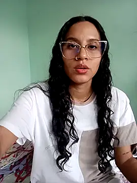 Snapshot of Karii-R chatting on 02.21.26 Karii-R online show from 02.21.26