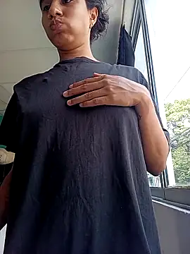 Snapshot of Karii-R chatting on 03.04.26 Karii-R online show from 03.04.26