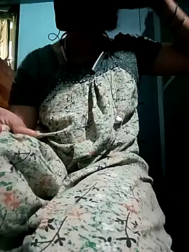 Snapshot of gunjan22 chatting on 12.25.24 gunjan22 online show from 12.25.24