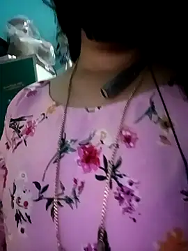 Snapshot of gunjan22 chatting on 02.19.25 gunjan22 online show from 02.19.25