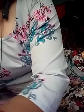 Snapshot of gunjan22 chatting on 09.12.25 gunjan22 online show from 09.12.25