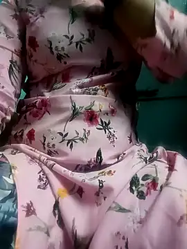 Snapshot of gunjan22 chatting on 10.27.25 gunjan22 online show from 10.27.25