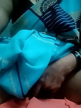 Snapshot of gunjan22 chatting on 10.30.25 gunjan22 online show from 10.30.25