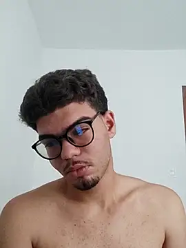 Snapshot of Edwardsky000 chatting on 10.19.25 Edwardsky000 online show from 10.19.25