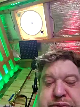 Snapshot of alienbunny chatting on 01.09.25 alienbunny online show from 01.09.25