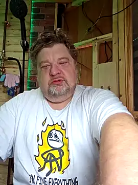 Snapshot of alienbunny chatting on 01.14.25 alienbunny online show from 01.14.25