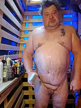 Snapshot of alienbunny chatting on 01.28.25 alienbunny online show from 01.28.25