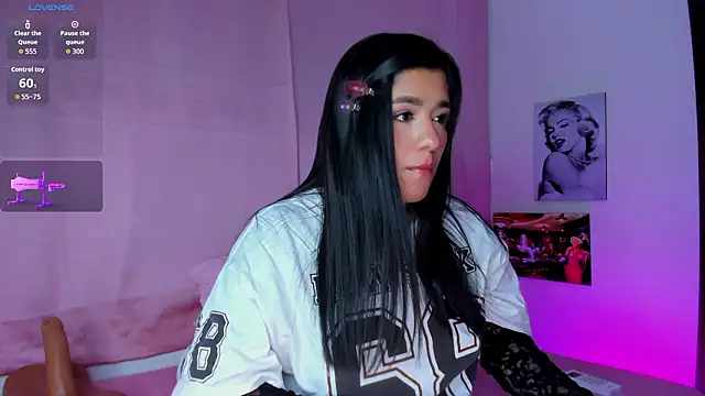 Snapshot of tellmebri chatting on 03.09.26 tellmebri online show from 03.09.26