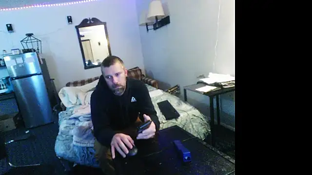 Snapshot of Cooperstone chatting on 12.07.24 Cooperstone online show from 12.07.24