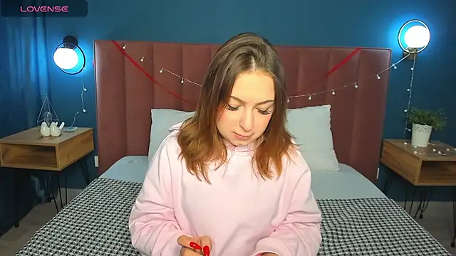 Snapshot of KetrinWhite chatting on 02.18.25 KetrinWhite online show from 02.18.25