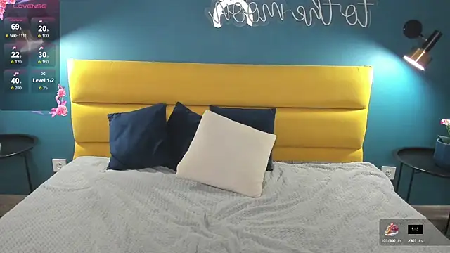 Snapshot of KetrinWhite chatting on 10.02.25 KetrinWhite online show from 10.02.25