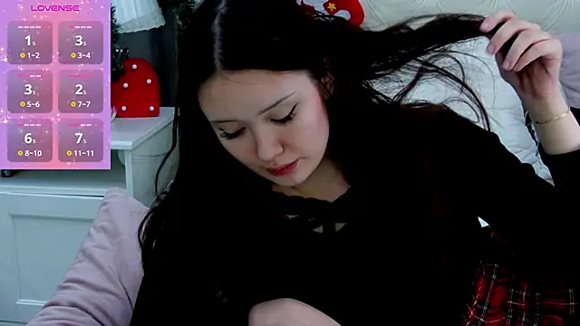 Snapshot of MiriaamWhite chatting on 01.21.25 MiriaamWhite online show from 01.21.25