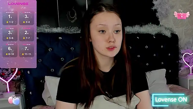 Snapshot of MiriaamWhite chatting on 01.25.25 MiriaamWhite online show from 01.25.25