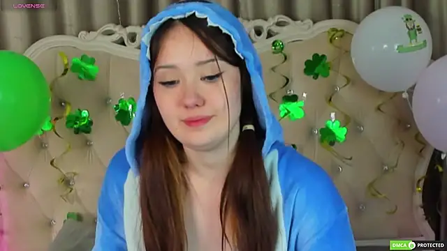 Snapshot of MiriaamWhite chatting on 03.14.25 MiriaamWhite online show from 03.14.25
