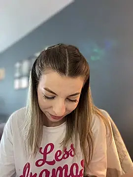 Mia Ethan online show from 05.23.26