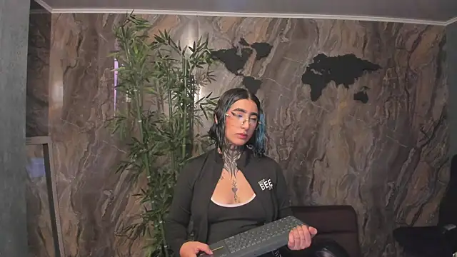 Alahia Dangelo online show from 04.23.26