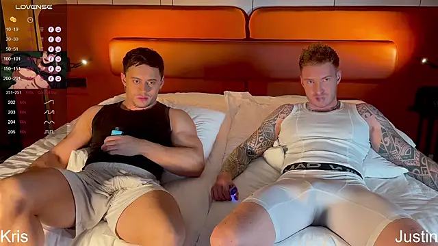 Snapshot of Justin_Hardy chatting on 10.11.25 Justin Hardy online show from 10.11.25