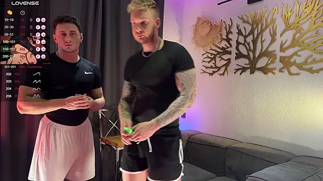 Snapshot of Justin_Hardy chatting on 10.28.25 Justin Hardy online show from 10.28.25