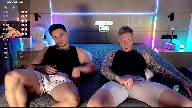 Snapshot of Justin_Hardy chatting on 10.31.25 Justin Hardy online show from 10.31.25