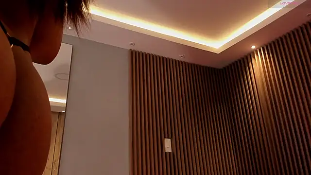 Snapshot of Eilin_clio chatting on 01.04.25 Eilin clio online show from 01.04.25