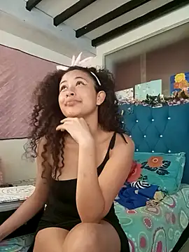Snapshot of Milkdulce1 chatting on 04.14.26 Milkdulce1 online show from 04.14.26