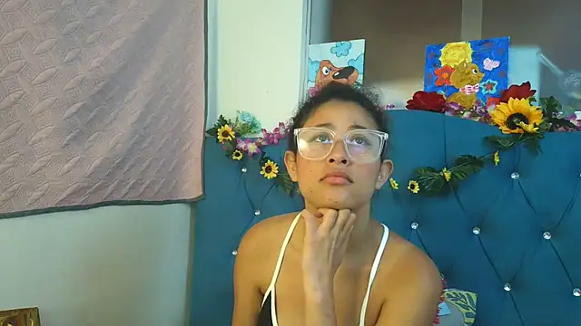 Snapshot of Milkdulce1 chatting on 04.20.26 Milkdulce1 online show from 04.20.26