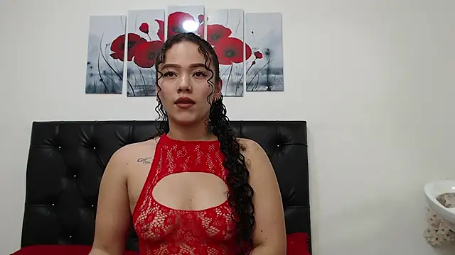 Snapshot of amaranta_f00x chatting on 12.21.25 amaranta f00x online show from 12.21.25