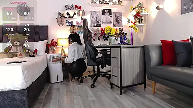 Carlajohnson online show from 09.27.25