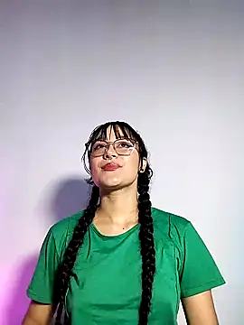 Snapshot of chunn_liioo chatting on 02.01.25 chunn liioo online show from 02.01.25