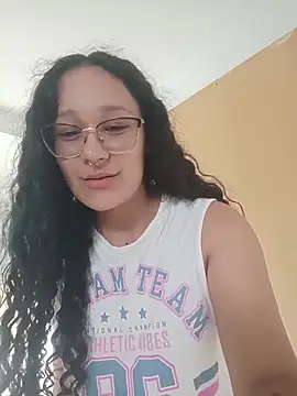 Snapshot of chunn_liioo chatting on 11.17.25 chunn liioo online show from 11.17.25