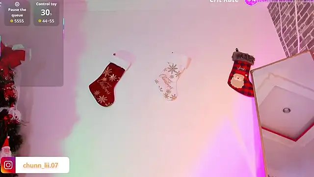 Snapshot of chunn_liioo chatting on 12.20.25 chunn liioo online show from 12.20.25