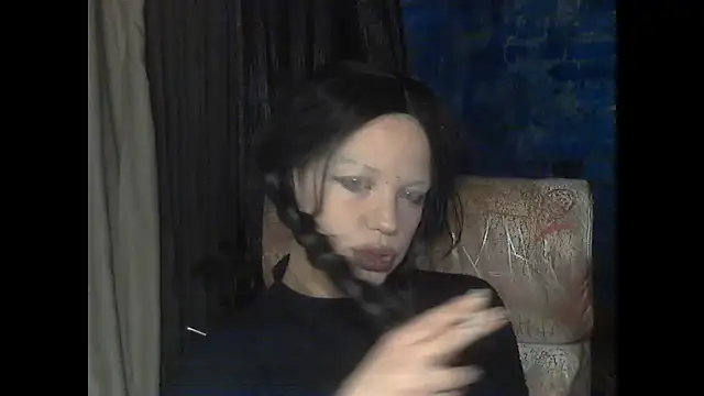 Snapshot of iva_spirit chatting on 12.28.24 iva spirit online show from 12.28.24