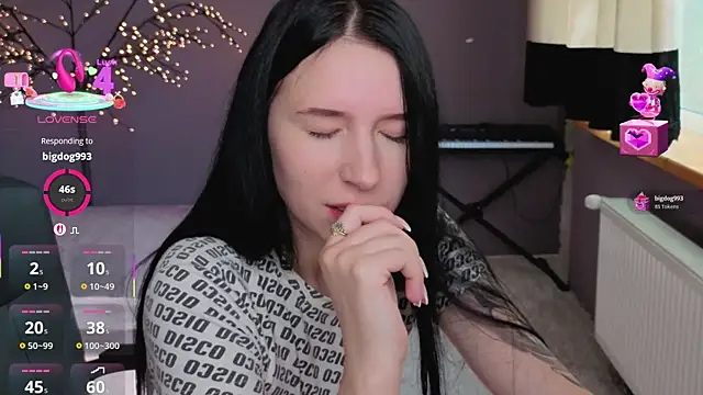Snapshot of KarolinaBlacks chatting on 05.16.26 KarolinaBlacks online show from 05.16.26