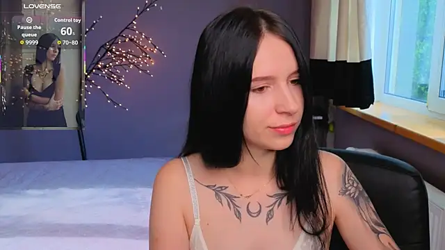 Snapshot of KarolinaBlacks chatting on 06.14.26 KarolinaBlacks online show from 06.14.26