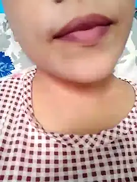 Snapshot of Anki-doll chatting on 06.25.26 Anki-doll online show from 06.25.26