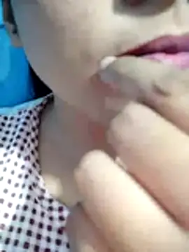 Snapshot of Anki-doll chatting on 06.27.26 Anki-doll online show from 06.27.26