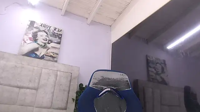 Snapshot of Eban_Dustan chatting on 09.30.25 Eban Dustan online show from 09.30.25