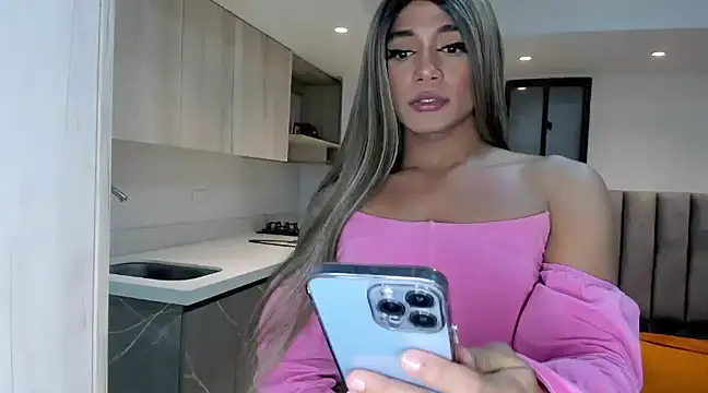 Snapshot of selfsuck_trans chatting on 12.06.24 selfsuck trans online show from 12.06.24