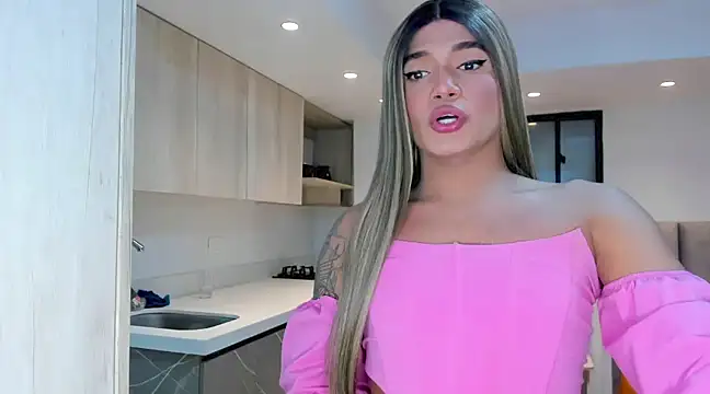 Snapshot of selfsuck_trans chatting on 12.06.24 selfsuck trans online show from 12.06.24