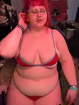 Snapshot of kitkitty420 chatting on 10.24.25 kitkitty420 online show from 10.24.25