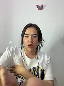 Im Valen Cute online show from 01.04.25