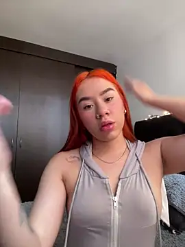 Im Valen Cute online show from 02.24.25