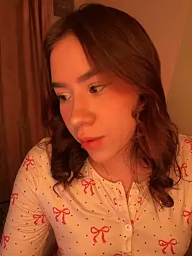 Im Valen Cute online show from 10.18.25