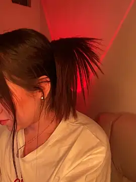 Im Valen Cute online show from 12.03.25