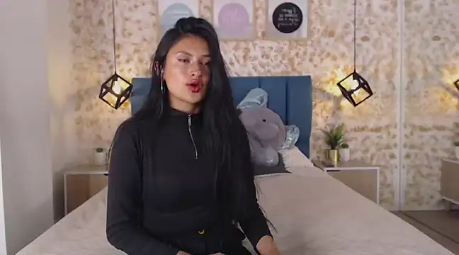 Snapshot of July_gh chatting on 12.14.24 July gh online show from 12.14.24