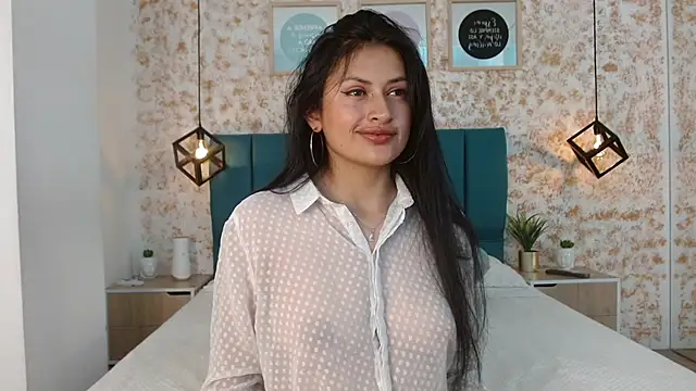 Snapshot of July_gh chatting on 02.07.25 July gh online show from 02.07.25