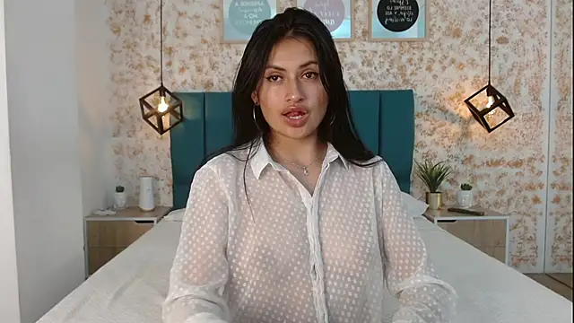 Snapshot of July_gh chatting on 02.07.25 July gh online show from 02.07.25