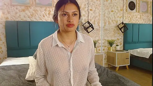 Snapshot of July_gh chatting on 03.20.25 July gh online show from 03.20.25